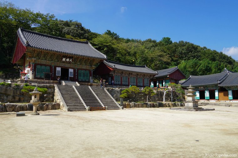 Busan Korea Beomeosa Temple