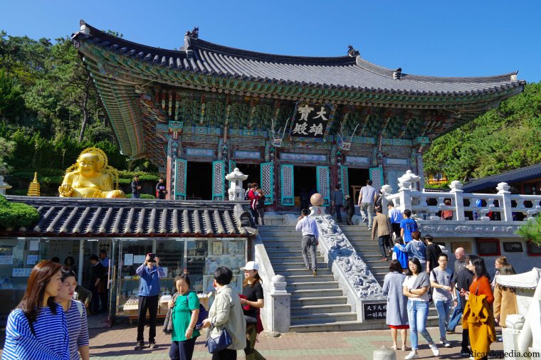 Busan Korea Haedong Yonggungsa Temple
