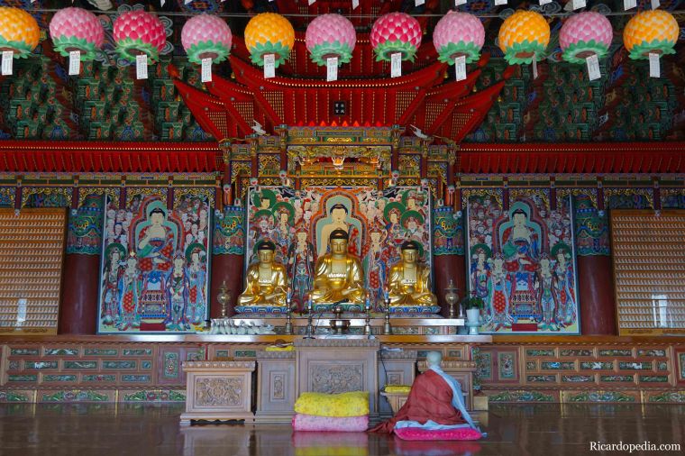 Busan Korea Haedong Yonggungsa Temple