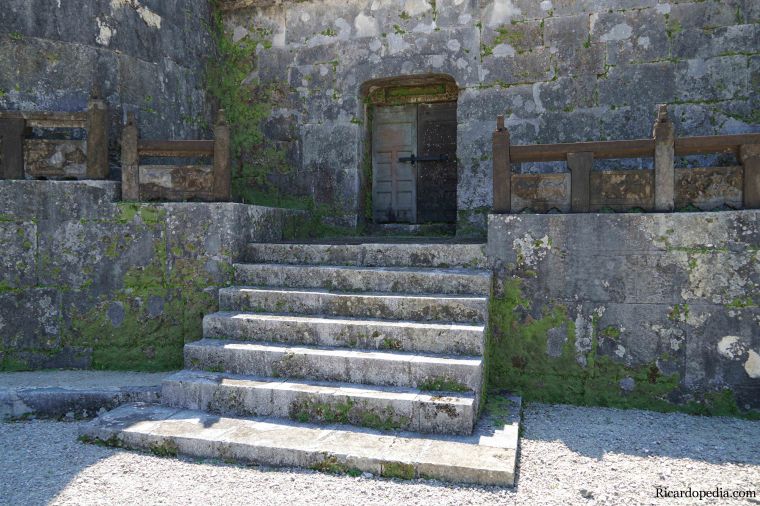 Okinawa Naha Tamaudun Mausoleum