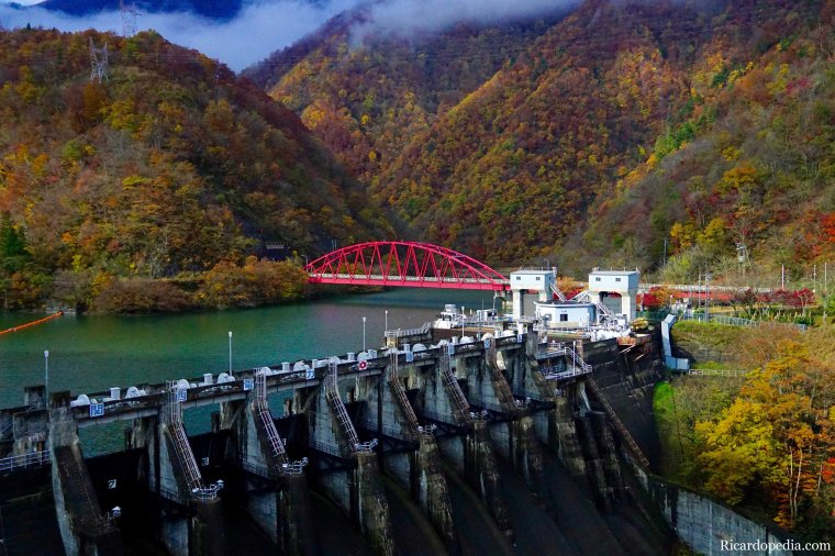 Japan Shirakawago Mountains